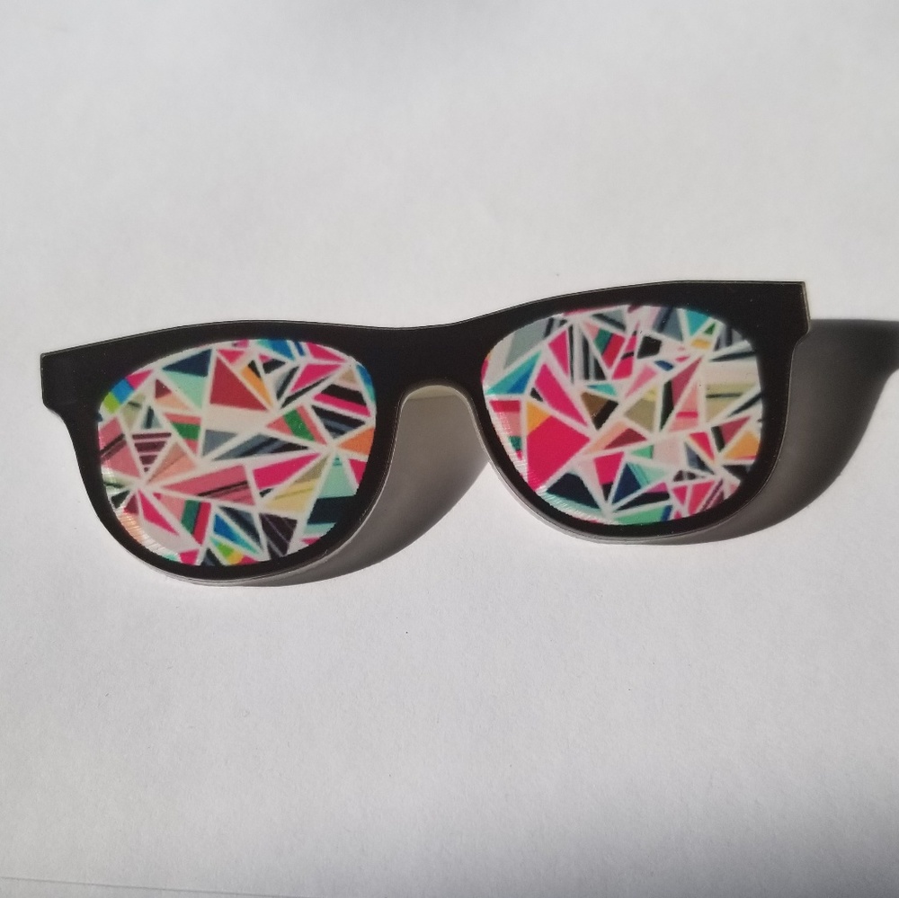 Sunglasses brooch pins black